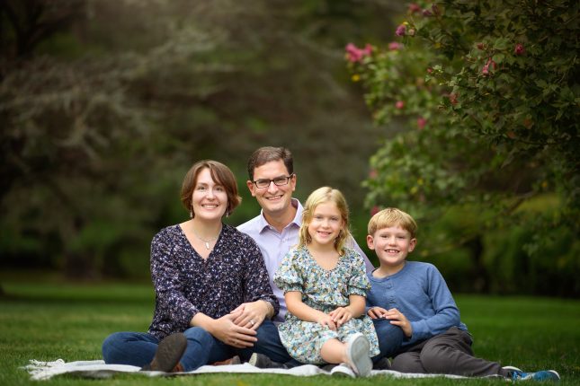 Ryan and Sara Hinkle with thier two children