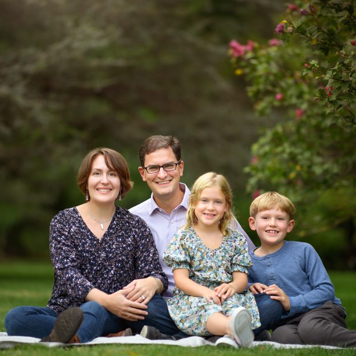 Ryan and Sara Hinkle with thier two children